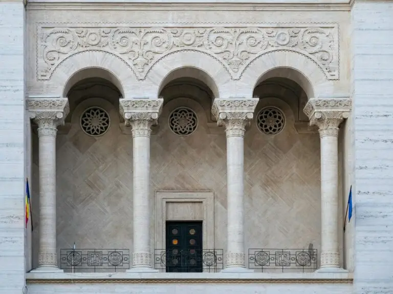 Strong pillars are the foundation of successful businesses and allow you to lead effectively.